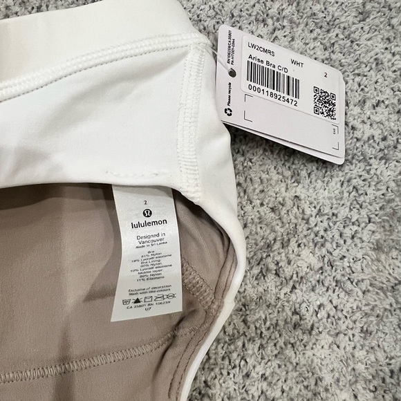 New Lululemon Bra C/D cup - Picture 3 of 3